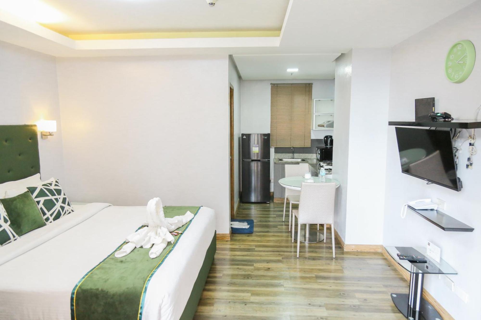 Pacific Bay Grand Suites Manila Exterior photo