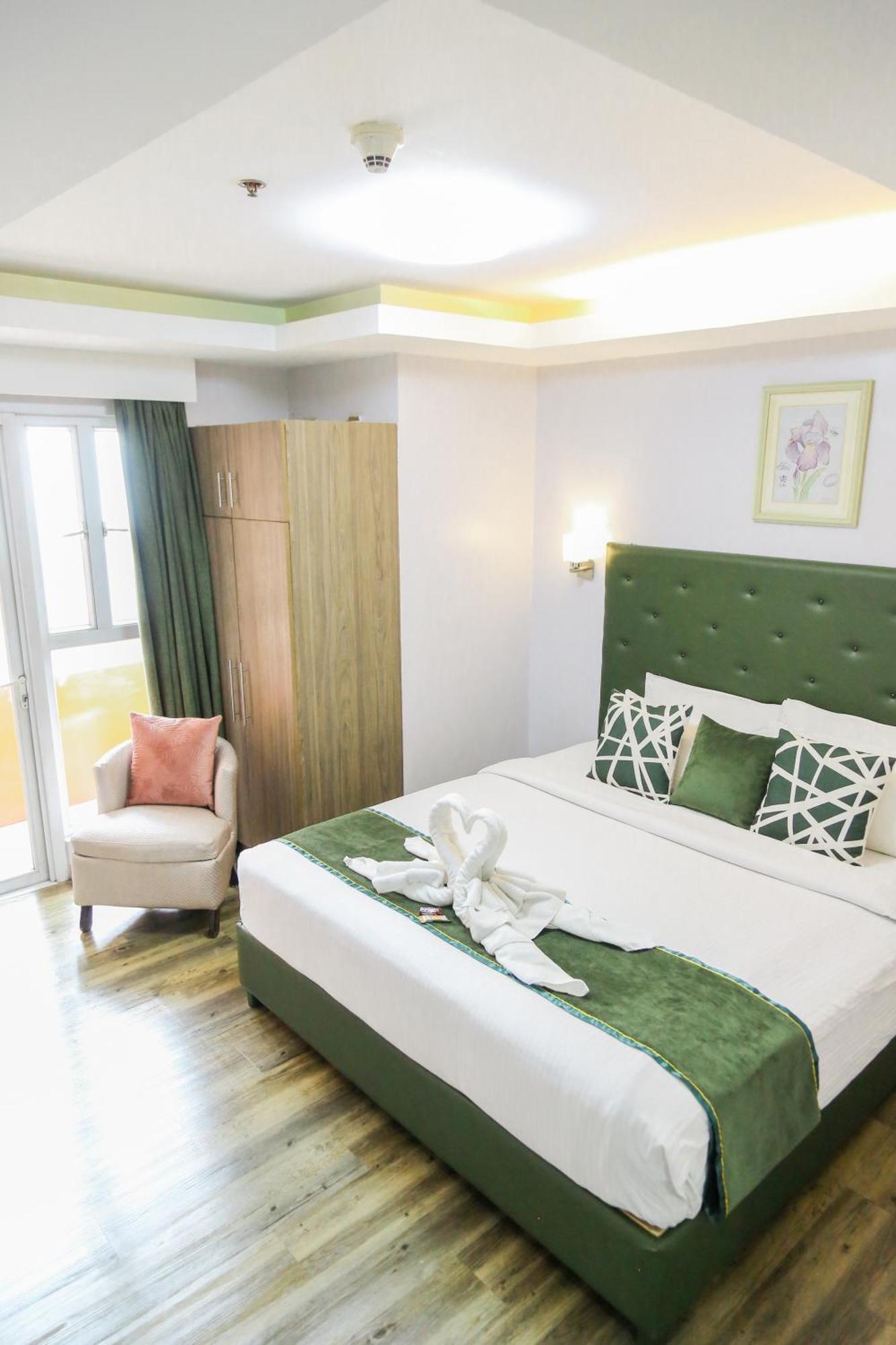 Pacific Bay Grand Suites Manila Exterior photo
