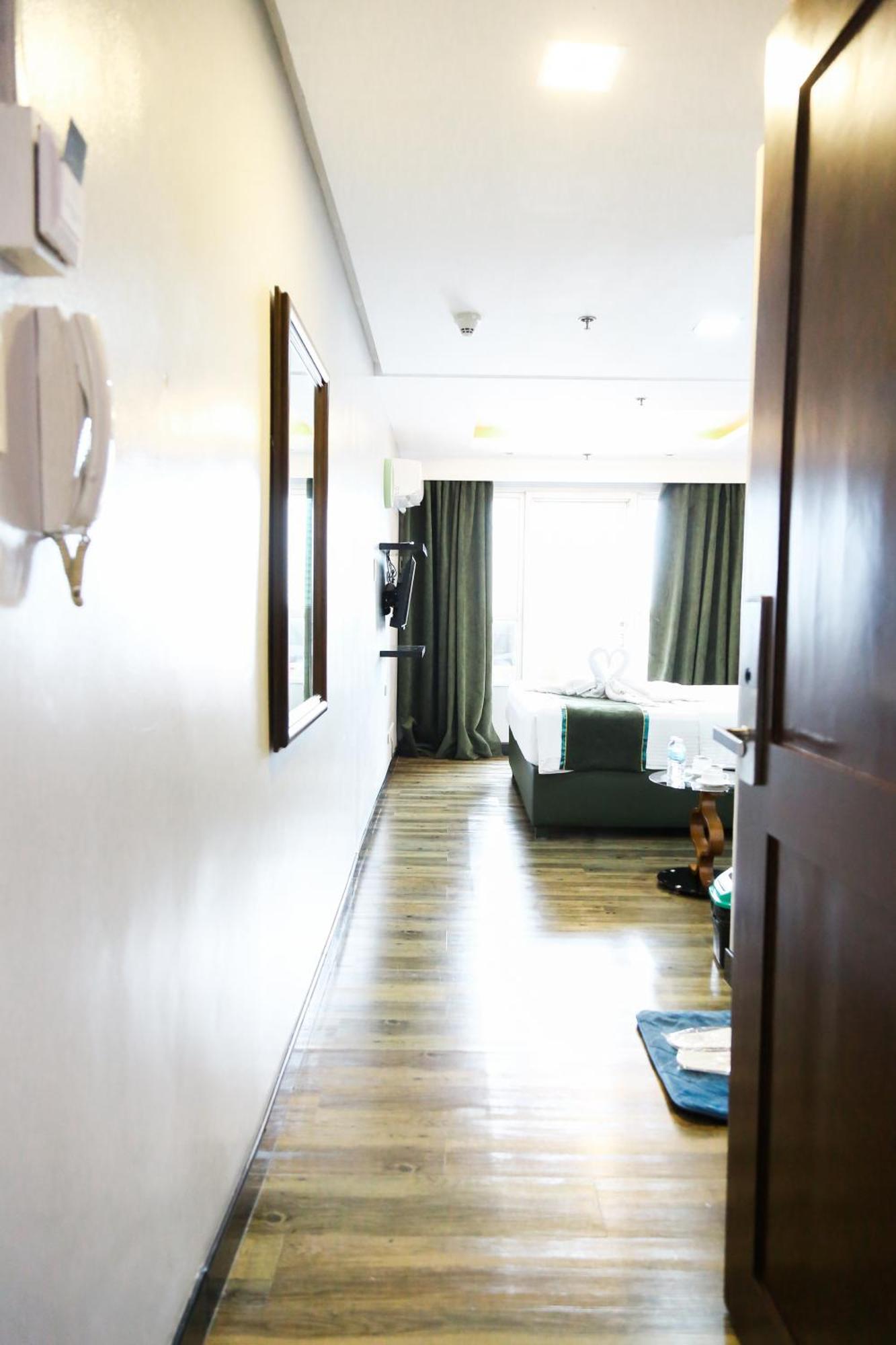 Pacific Bay Grand Suites Manila Exterior photo